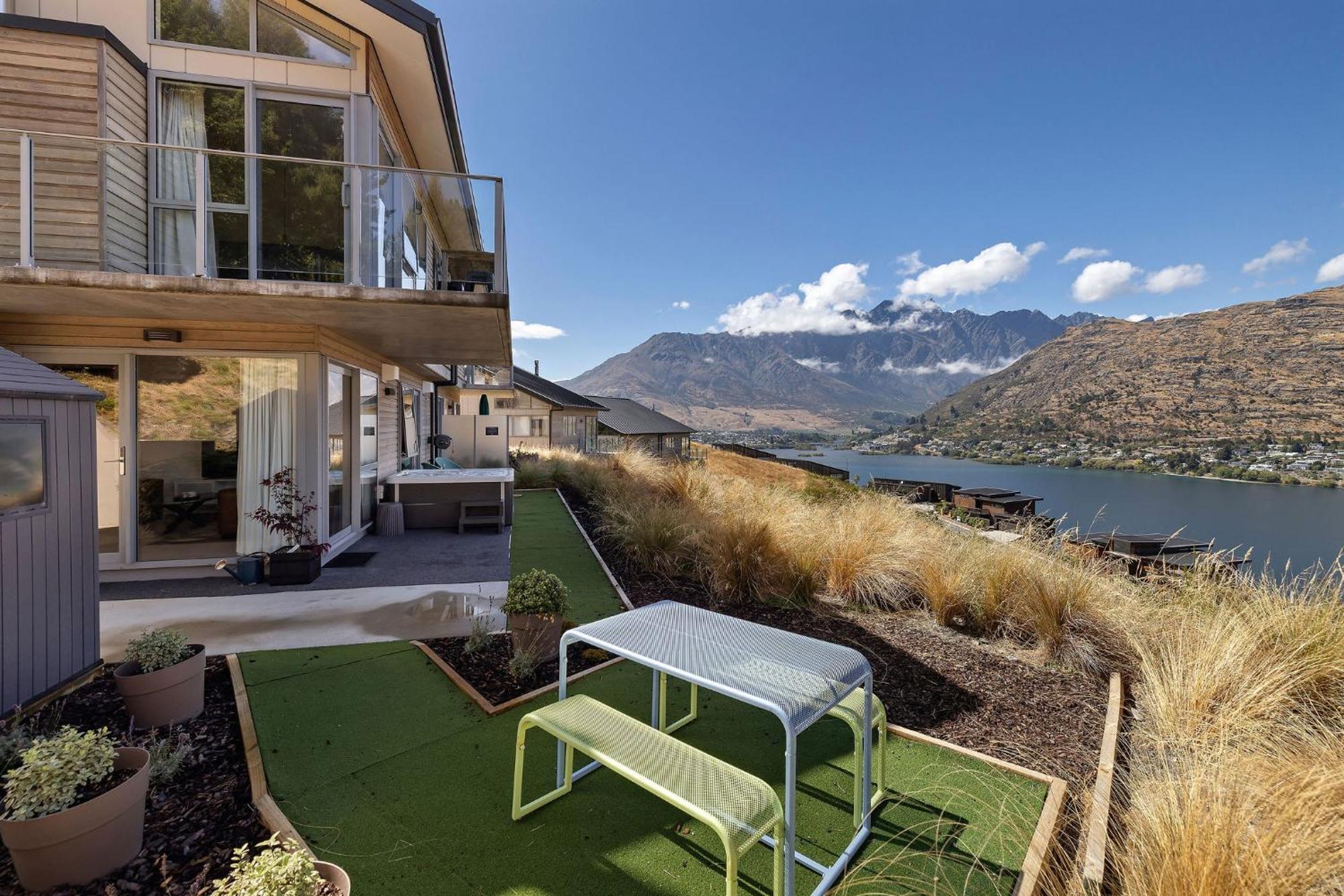 Lakeside Mountain Haven Queenstown Buitenkant foto